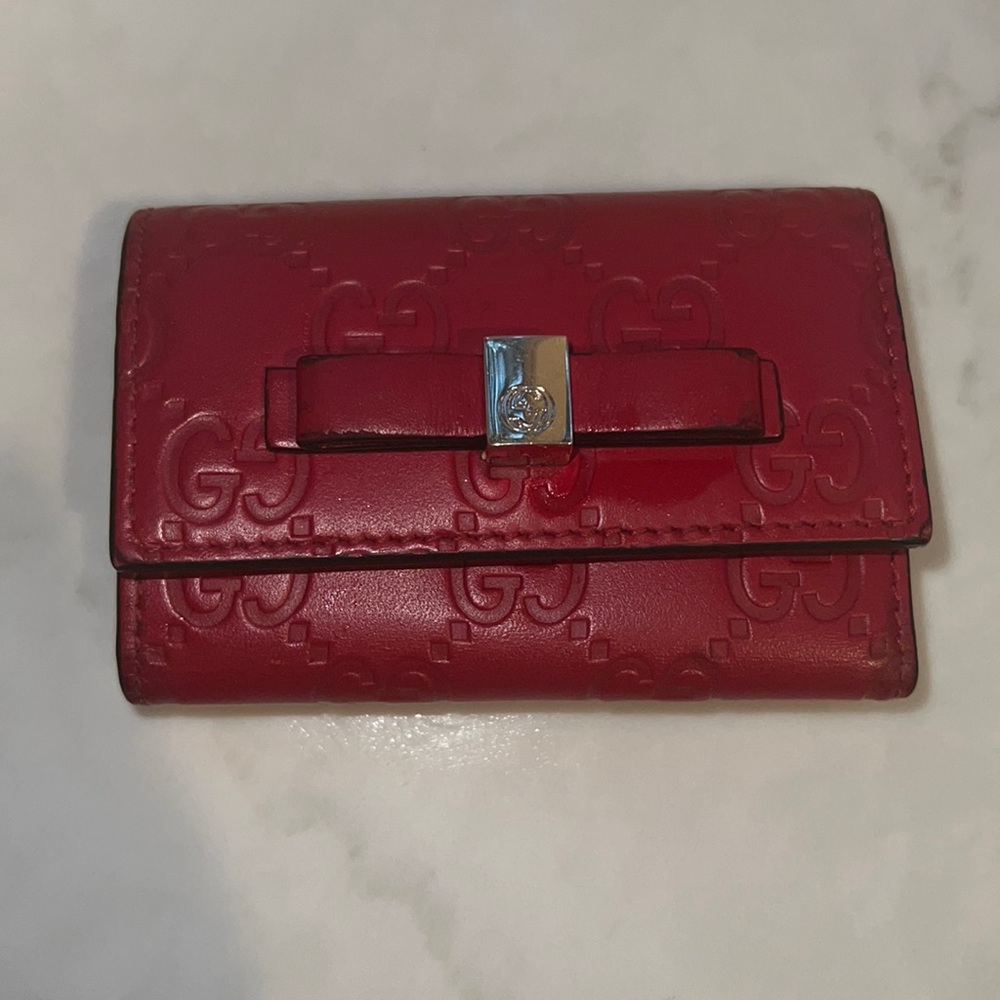 Gucci Red Guccissima Leather Bow Key Holder